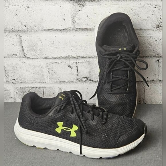 Under Armour Other - Under Armour Surge 2 Running Shoes Mens 10 Black Green 3022595 003